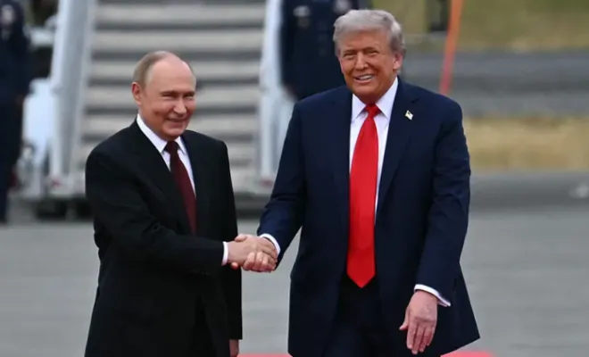 2025년 8월 15일 미국 알래스카에서 만난 푸틴 러시아 대통령(왼쪽)과 트럼프 미국 대통령(오른쪽)