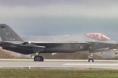 F-35 중동 집결…美, 항모 추가 투입 검토 속 전력 증강