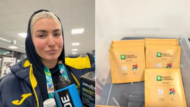 스페인 피겨스케이팅 아이스댄스 국가대표 올리비아 스마트가 밀라노·코르티나 동계올림픽 선수촌에서 배포된 콘돔을 소개하는 영상을 공개하고 있다. 올리비아 스마트 틱톡 캡처