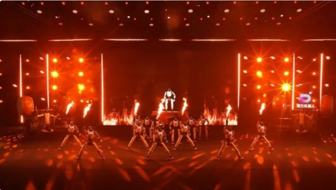 중국 최대 명절 춘절을 앞두고 로봇 공연이 큰 인기를 끌고 있다. 상관신문 캡처