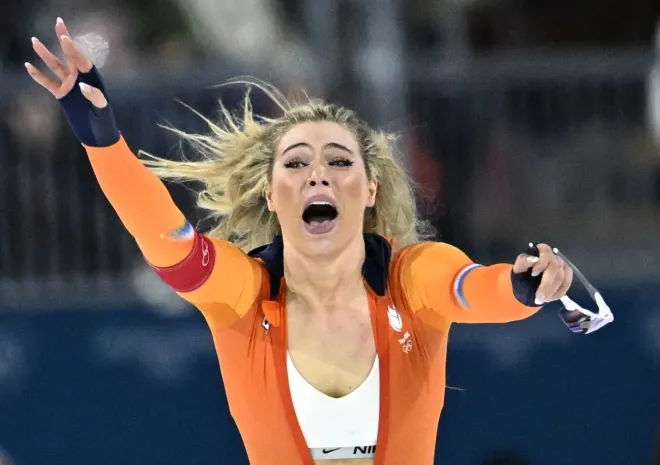 thumbnail - 금메달 딴 뒤 지퍼 내렸더니…15억 효과 터졌다