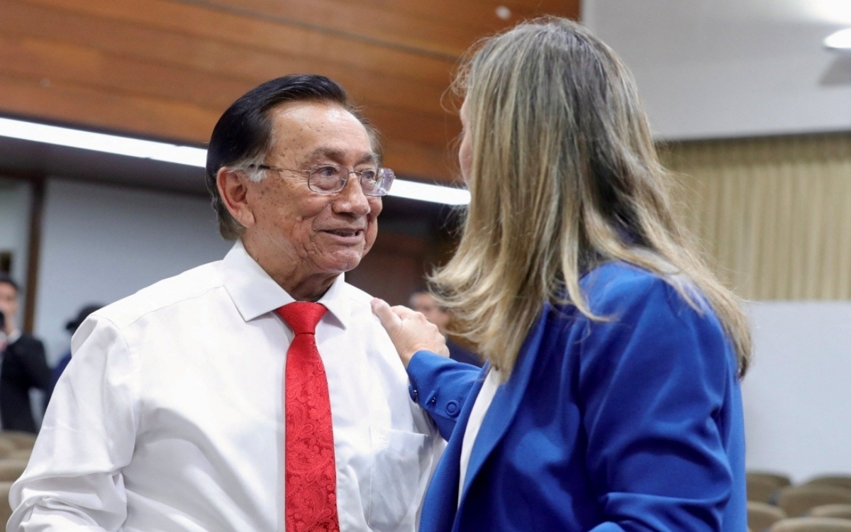 thumbnail - “조기 성관계, 여성에게 좋다”…대통령 망언에 전 국민 발칵 [핫이슈]