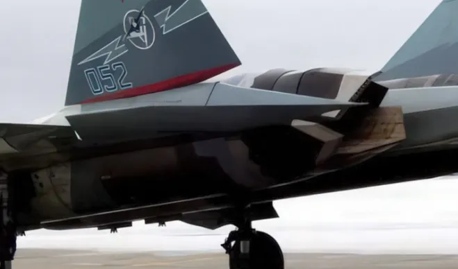 러시아 Su-57 전투기 시제기에 장착된 차세대 AL-51F-1 엔진. 이 엔진을 Su-34 전투폭격기에 적용할 경우 항속거리가 더욱 늘어날 가능성이 제기되고 있다. 밀리터리워치매거진 캡처
