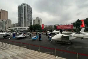 핸들로 운전한다? 중국 후베이성, 일반인용 ‘비행차’ 대거 공개