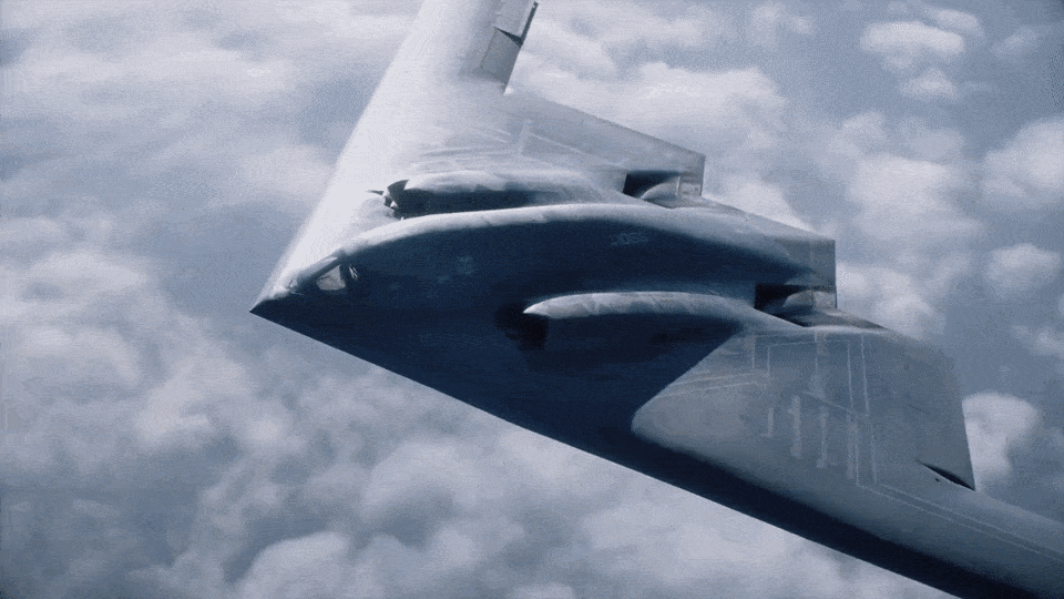 미 중부사령부가 공개한 B-2 스텔스 폭격기 비행 영상. B-2는 대량의 정밀유도폭탄을 탑재해 지하시설을 타격할 수 있는 전략폭격기다. 엑스(X) 캡처