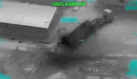 러시아가 개발한 단거리 지대공 미사일 방공 시스템이자 이란에 배치된 ‘토르-M1’이 미군 공격에 파괴되는 모습. 미 중부사령부 엑스 캡처