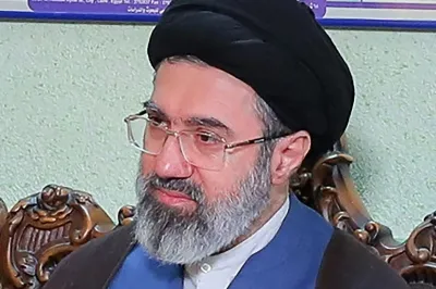 thumbnail - 이란 혁명수비대 ‘완전한 복종’ 맹세…‘막후 실세’ 모즈타바 하메네이는 누구