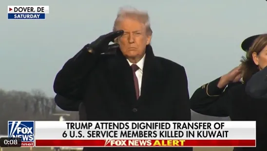 폭스뉴스가 방송에 실제로 내보낸 영상 캡처. 전날 모자를 쓴 모습이 아닌 지난해 12월 행사 당시의 모습을 자료화면으로 활용했다.