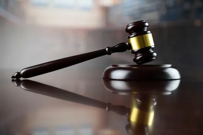 법원의 판결을 상징적으로 표현한 이미지. 123RF