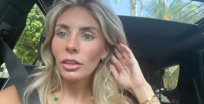 영국 인플루언서 보니 블루의 모습. 더 탭 보도 화면 캡처