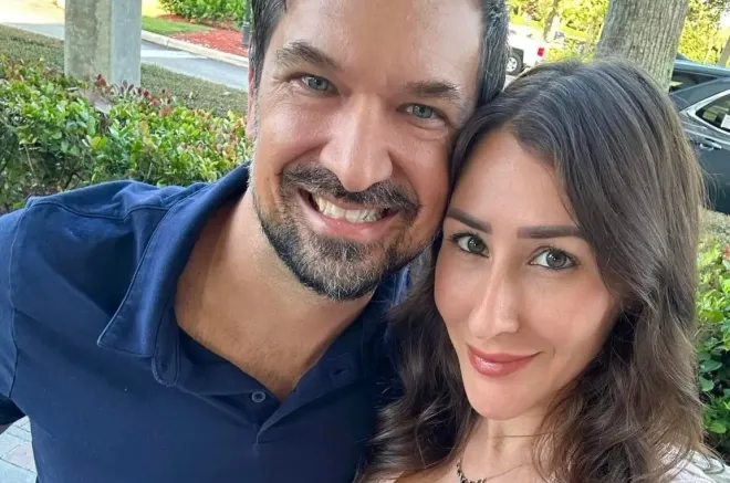 린다 캄피텔리(오른쪽)와 남편 존 캄피텔리. 유족은 사건 당시 캄피텔리가 불륜 관계에 있었다는 사실을 알지 못했다고 밝혔다. 페이스북 캡처