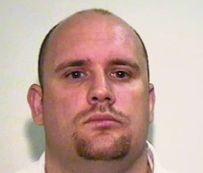 영유아 64명을 성적으로 학대한 혐의로 무기징역을 선고받은 영국 남성 콜린 블랜차드(사진, 54)가 가석방을 신청했다. 가디언 제공