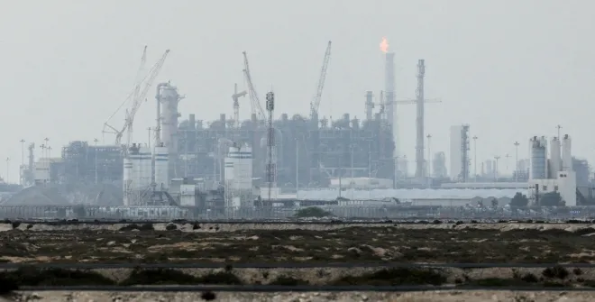 카타르 라스라판 산업단지에 위치한 액화천연가스(LNG) 생산 시설 전경. 중동 전쟁 확산 속에 걸프 에너지 인프라가 주요 타격 대상으로 부상하고 있다. 로이터 연합뉴스