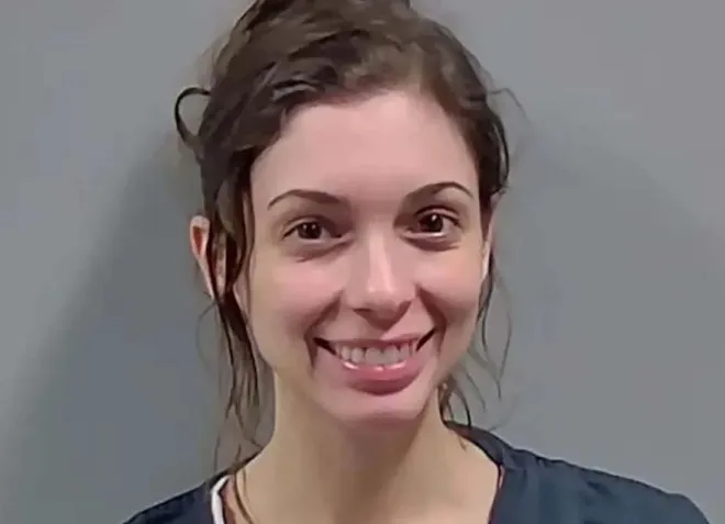 에어비앤비 숙소 2곳의 가구와 집기류를 훼손한 혐의로 체포된 미국 플로리다주 펜서콜라의 니콜렛 키오프. 에스캄비아 카운티 보안관실 제공