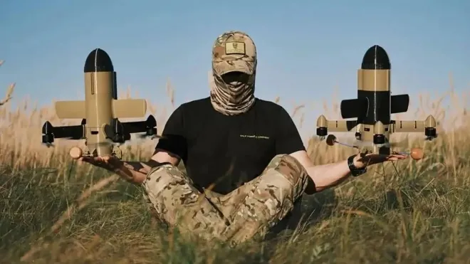 우크라이나 드론 개발 단체 와일드 호네츠가 공개한 샤헤드형 자폭드론 대응용 고속 요격드론 ‘스팅’ 계열 기체. 저비용으로 자폭드론을 직접 떨어뜨리는 대표적 요격 수단으로 꼽힌다. 와일드 호네츠 제공