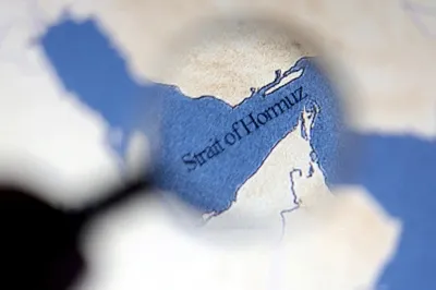 thumbnail - 통행료 걷는 ‘이란판 톨게이트’…호르무즈 해협 봉쇄에 전세계가 인질