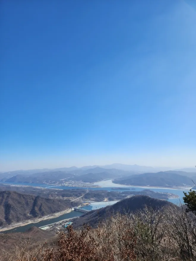 검단산에서 바라보는 두물머리의 풍경