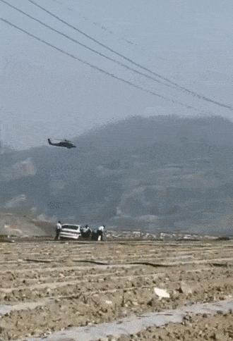 이란군은 지난 3일 추락한 F-15E 조종사를 수색하던 HH-60 헬리콥터 두 대를 향해 발포했다. 엑스 캡처