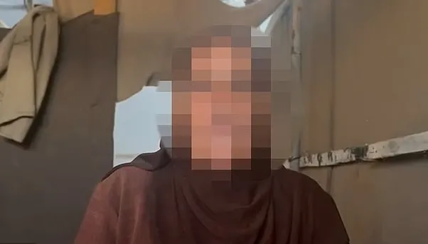 주수르 뉴스 인터뷰에 응한 또 다른 가자지구 여성의 증언 화면. 이 여성은 가자지구 내 일부 종교·구호 조직에서 젊은 여성들을 상대로 성희롱과 심리적 괴롭힘이 벌어지고 있다고 주장했다. 주수르 뉴스 캡처