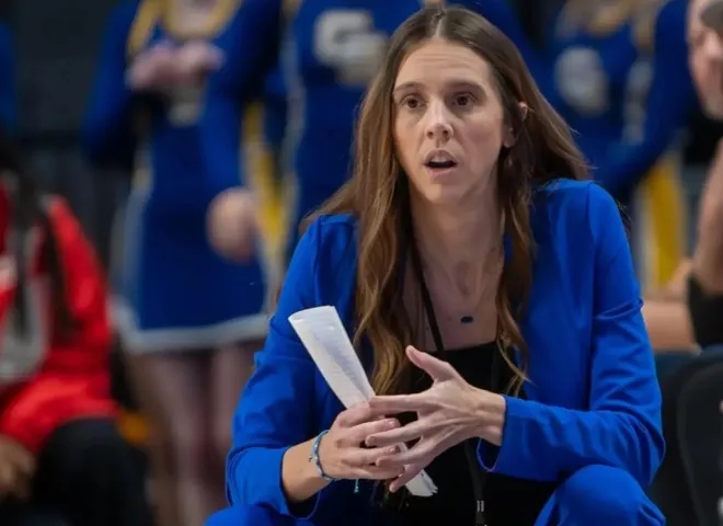 미국 앨라배마주 콜드스프링스 고교 여자농구팀을 이끌던 페이지 애덤스 감독. 과거 지역사회에서 ‘청소년의 좋은 본보기’라는 평가를 받았다. 사진=제이크 윈프리·더 컬먼 타임스