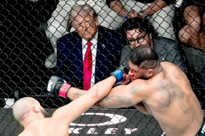 2026년 4월 11일 도널드 트럼프 미국 대통령이 플로리다주 마이애미에서 종합격투기 UFC 경기를 관람하고 있다. 마이애미 AP 뉴시스