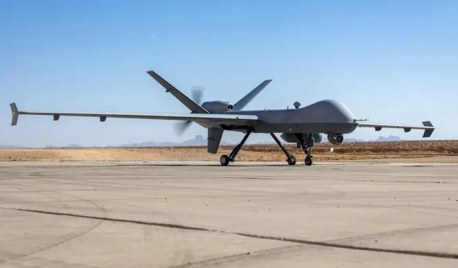 이륙 준비 중인 MQ-9 리퍼