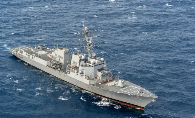 미 해군의 알레이버크급 유도미사일 구축함 잭 H. 루커스함(DDG-125)이 멕시코만에서 건조사 시험 운항을 하고 있다. 미 국방부는 최근 국내 조선사들에 구축함 건조 역량과 관련한 자료를 요청했다. HII 제공