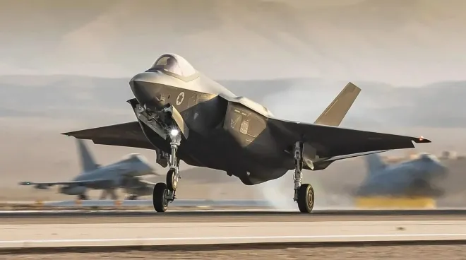 이스라엘 공군의 F-35I ‘아디르’ 전투기가 이륙하고 있다. 이스라엘 공군 제공