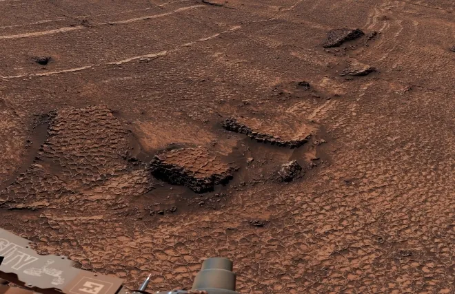 큐리오시티가 화성에서 촬영한 벌집 모양의 지형. NASA/JPL-Caltech/MSSS