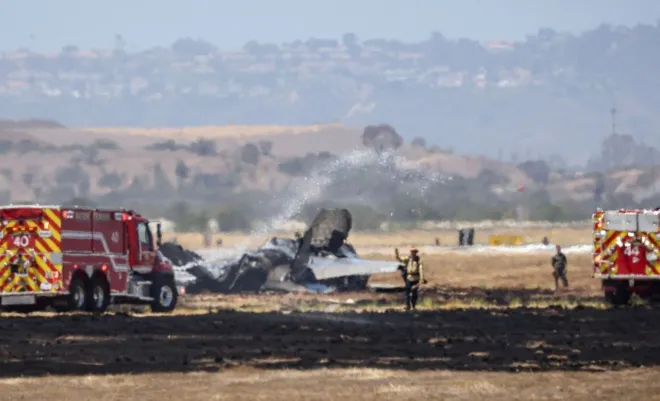 2026년 7월 31일 미 샌디에이고 미라마 항공기지 인근에서 추락한  F-35B 전투기 모습. AFP 연합뉴스