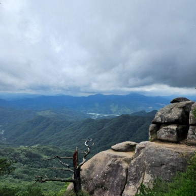 제천의 숨은 명산, 감악산의 기암괴석과 능선 [두시기행문]