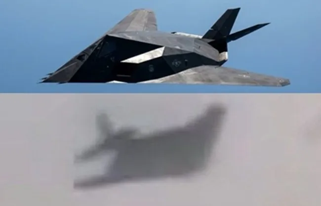 F-117 나이트호크와 영상에 담긴 정체불명 드론의 모습