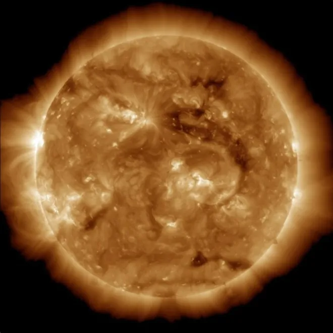 태양 주변의 태양 전리 가스층(코로나)을 포착한 모습. NASA 제공