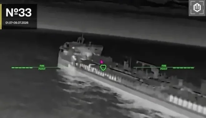 지난 7월 9일(현지시간) 우크라이나 무인항공기(UAV)가 러시아 유조선을 공격하고 있다. 로이터 연합뉴스